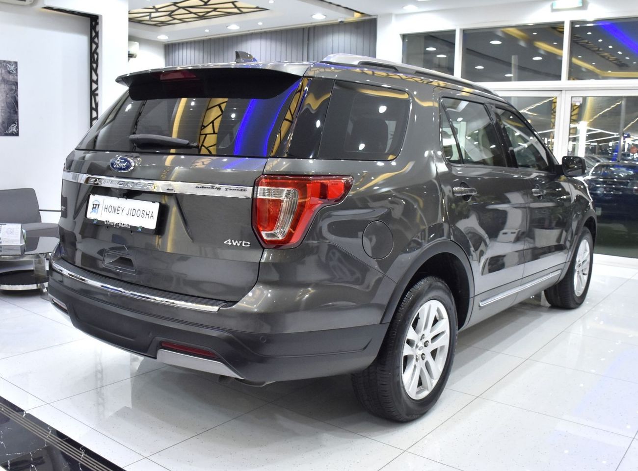 فورد إكسبلورر EXCELLENT DEAL for our Ford Explorer XLT 4WD ( 2018 Model ) in Grey Color GCC Specs