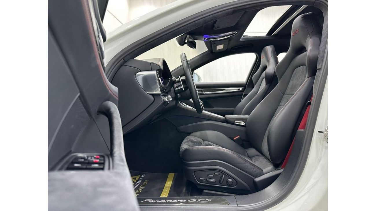 Porsche Panamera 2022 Porsche Panamera GTS, Warranty, Full Service History, Full Options, Very Low Kms, GCC