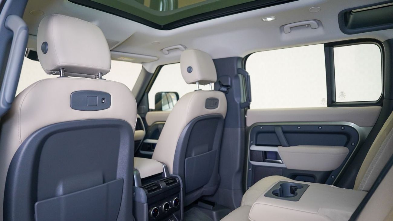 لاند روفر ديفندر P400 110 X-Dynamic HSE 3.0L (5 Seater) UAE's Very Best Example | 2 Years Free Servicing | AED 3,921