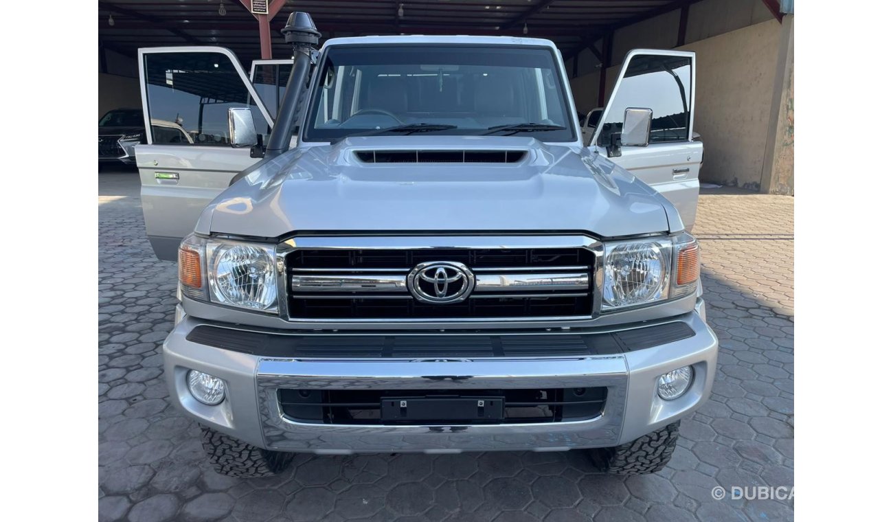 Toyota Land Cruiser Pick Up