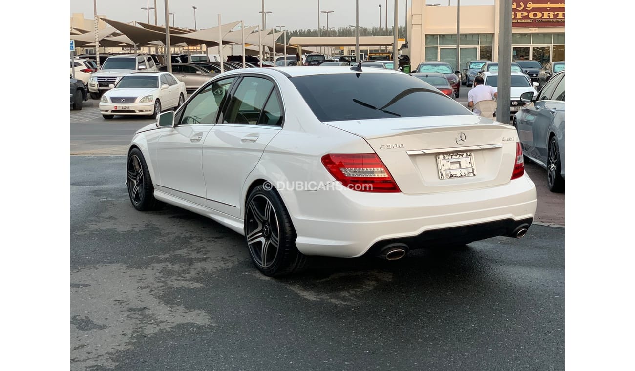 Mercedes-Benz C 300 Mercedes C300_2014_Excellent_Condihion