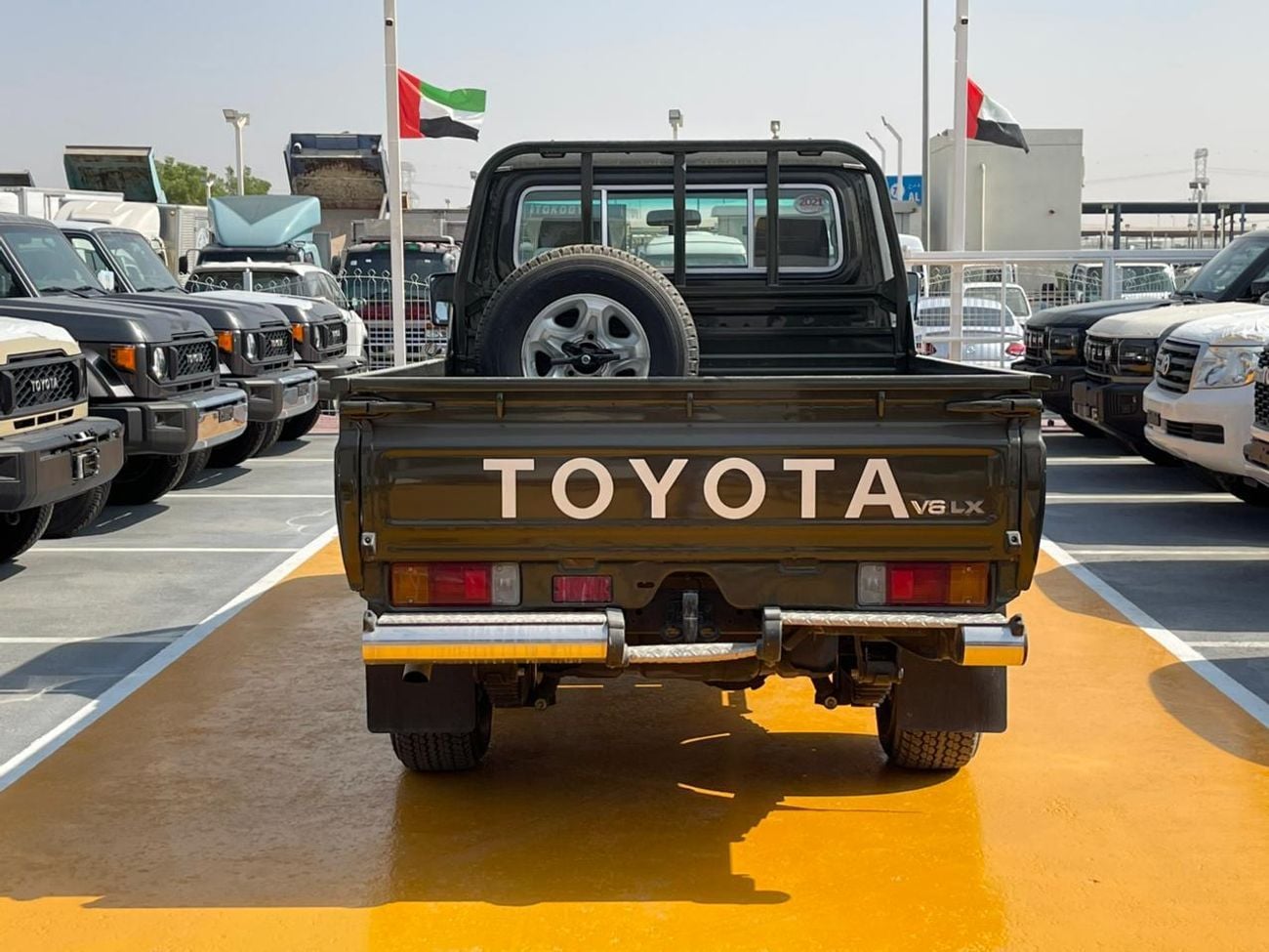 Toyota Land Cruiser Pick Up Std 4.0L Single Cab Utility 4WD Toyota LC DC MT Petrol 2021 diff 4.0L 4WD GREEN