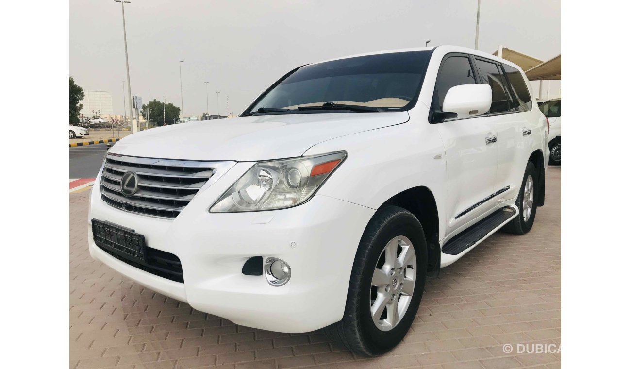 Lexus LX570 سياره نظيفه جدا بحاله ممتازه ضمان شاسيه جير ماكينه