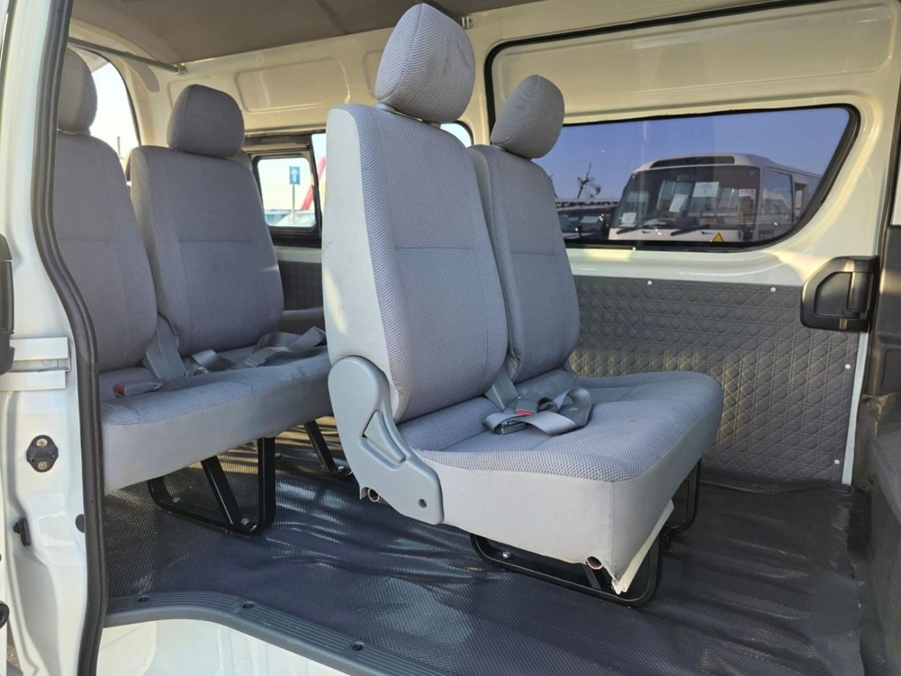 Toyota Hiace TOYOTA HIACE COMMUTER VAN RHD 2013 MODEL 3.0 L DIESEL MANUAL(PM10868)