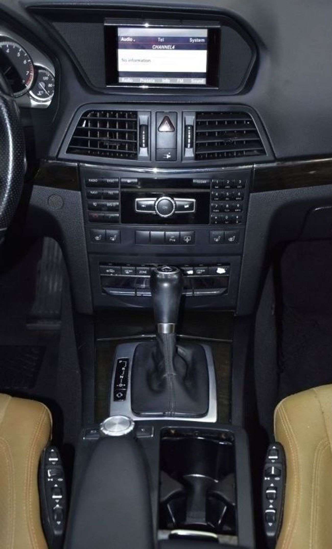 مرسيدس بنز E300 EXCELLENT DEAL for our Mercedes Benz E300 Coupe ( 2013 Model ) in Black Color GCC Specs