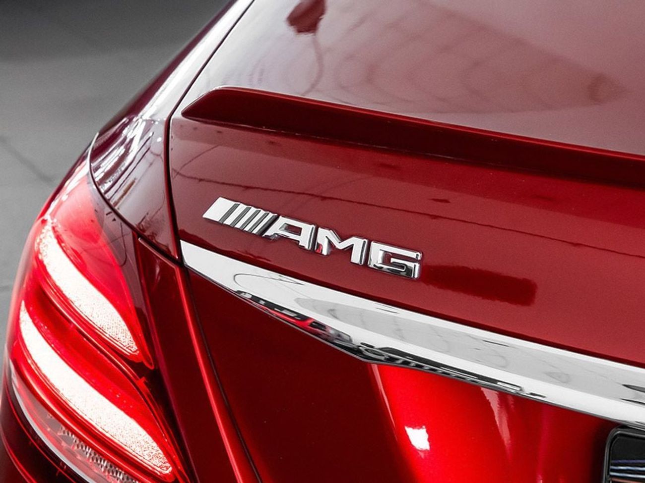 مرسيدس بنز E 63 S AMG Std 4.0L