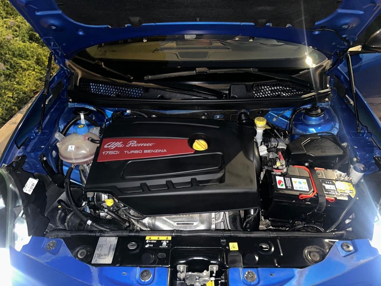 ألفا روميو جوليتا Veloce 2021 – GCC Specs – 1.75L 4-Cylinder 241 HP – Perfect Condition