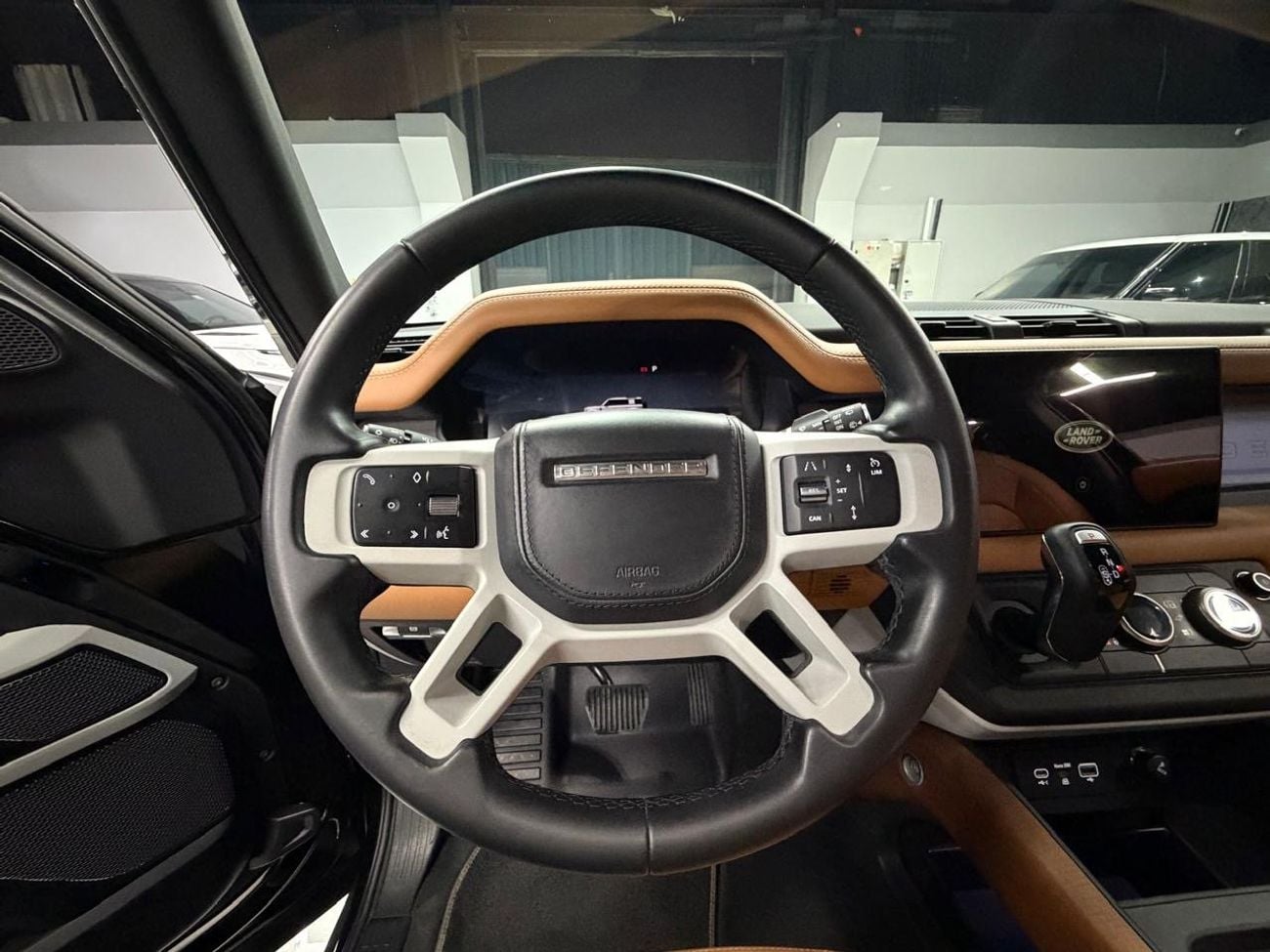 Land Rover Defender P400 110 HSE 3.0L (5 Seater)