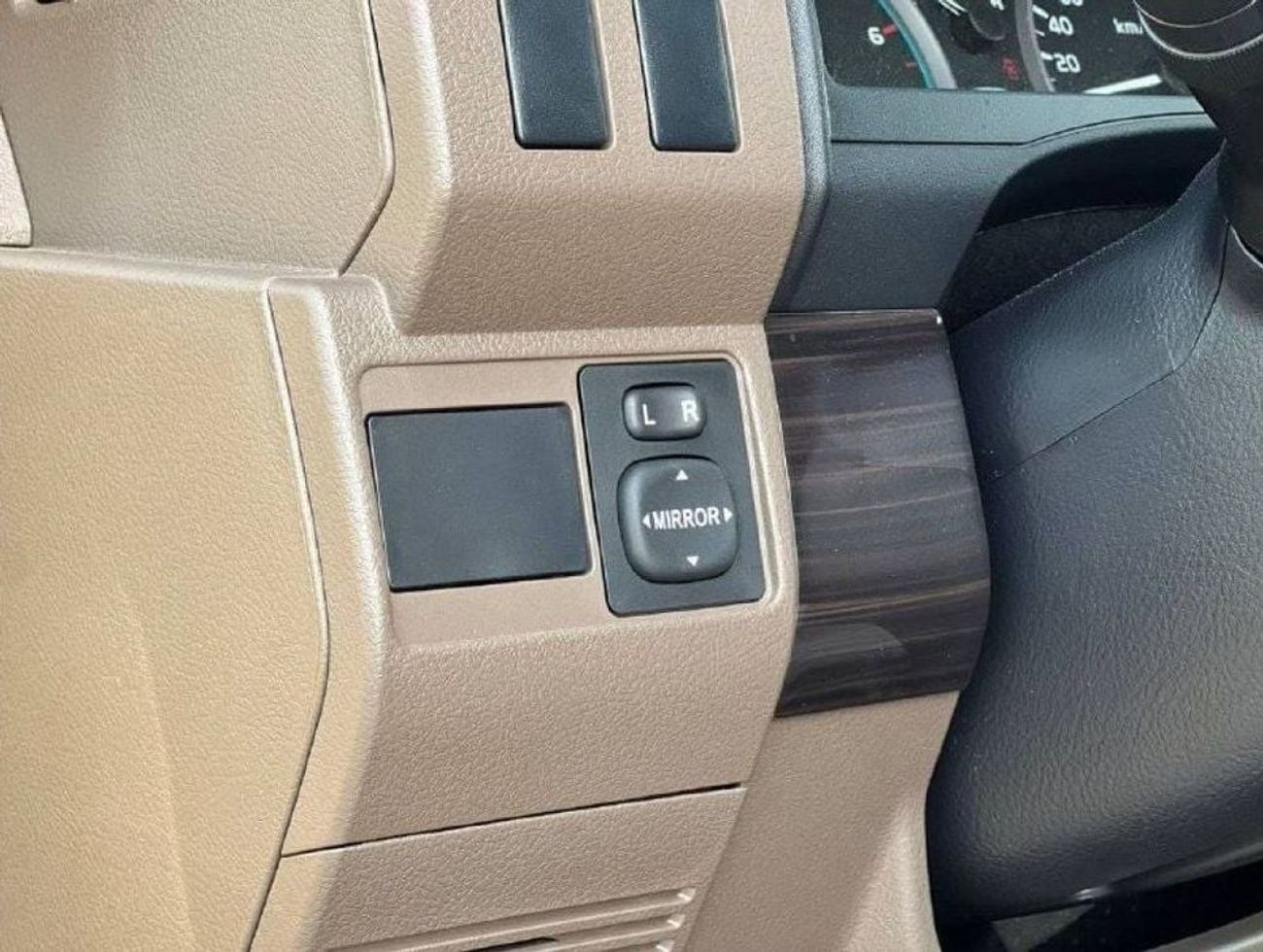 تويوتا لاند كروزر 70 LC76 4.0L PTR M/T // 2024 // HIGH OPTION WITH DVD & BACK CAMERA , POWER WINDOWS , COOL BOX // SPECIA