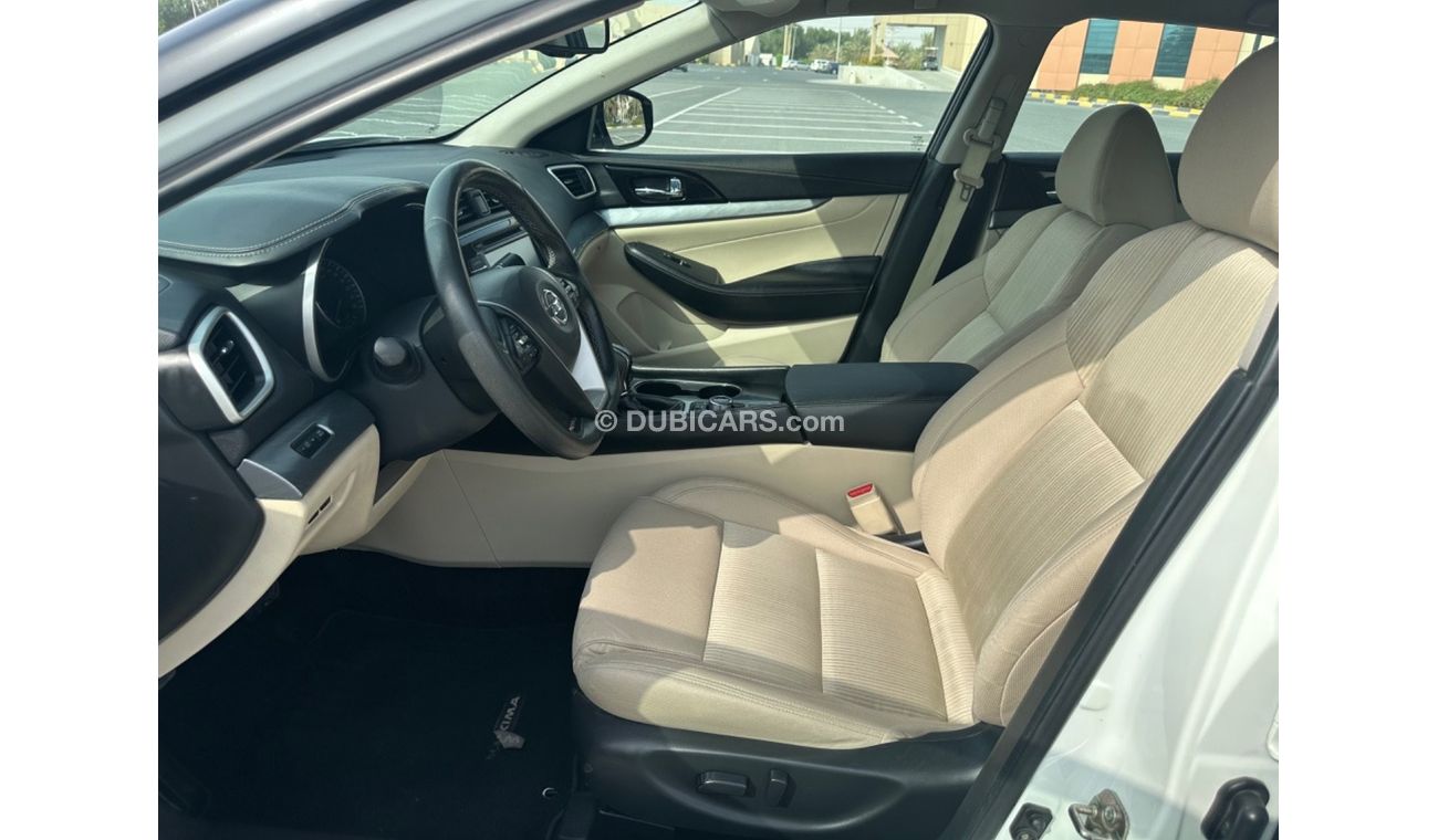 Nissan Maxima Model 2016 GCC CAR PERFECT CONDITION INSIDE AND OUTSIDE FULL ELECTRIC CONTROL STEERING CONTROL