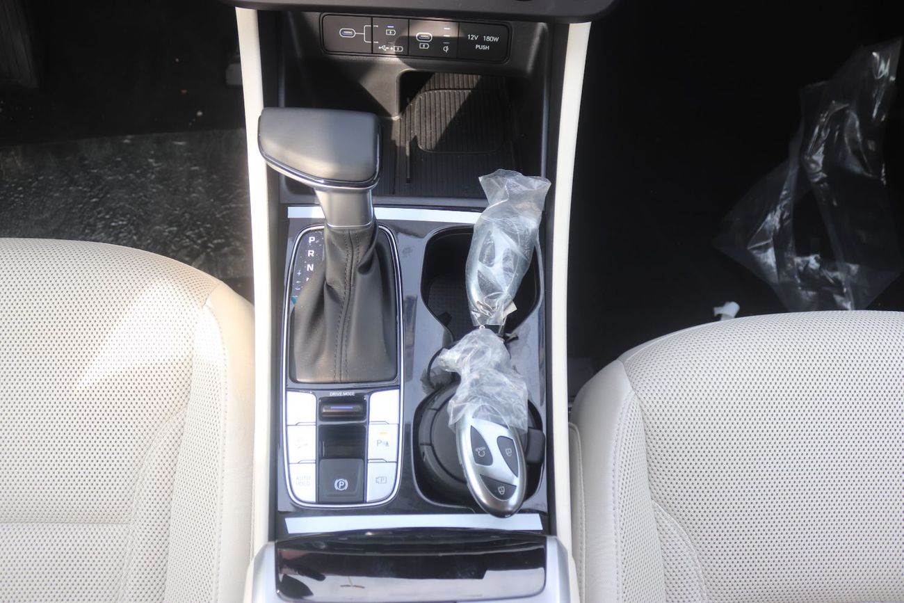 Hyundai Tucson 2.0L , Seat Heating - Cooling, Panoramic Roof, Push Start, Full Option Model 2025