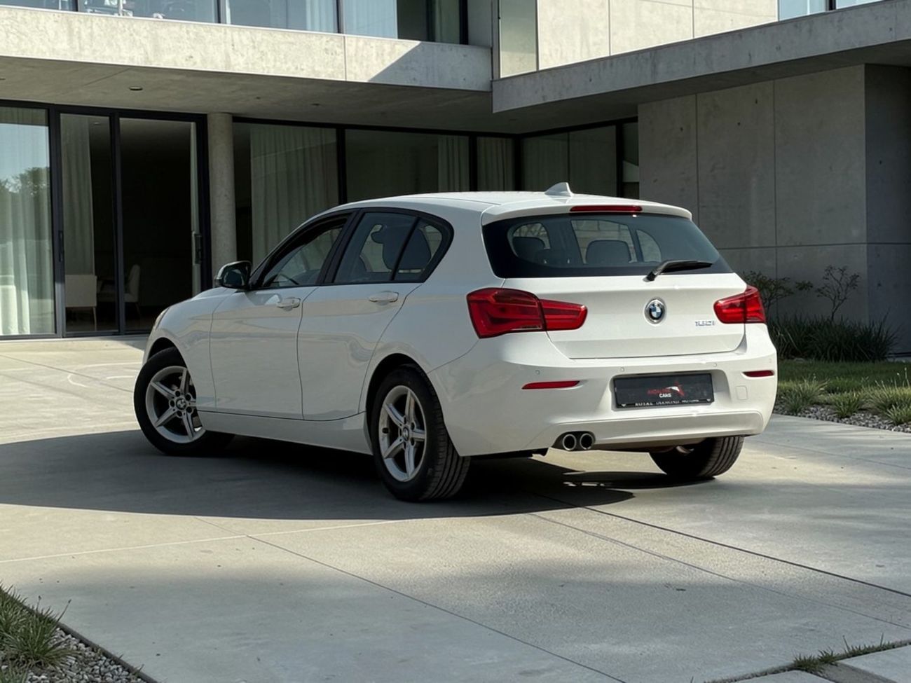 BMW 120i AED 930 P.M | 0% DOWN PAYMENT | BMW 120I | 2.0T I4 | 2019 | GCC SPECS