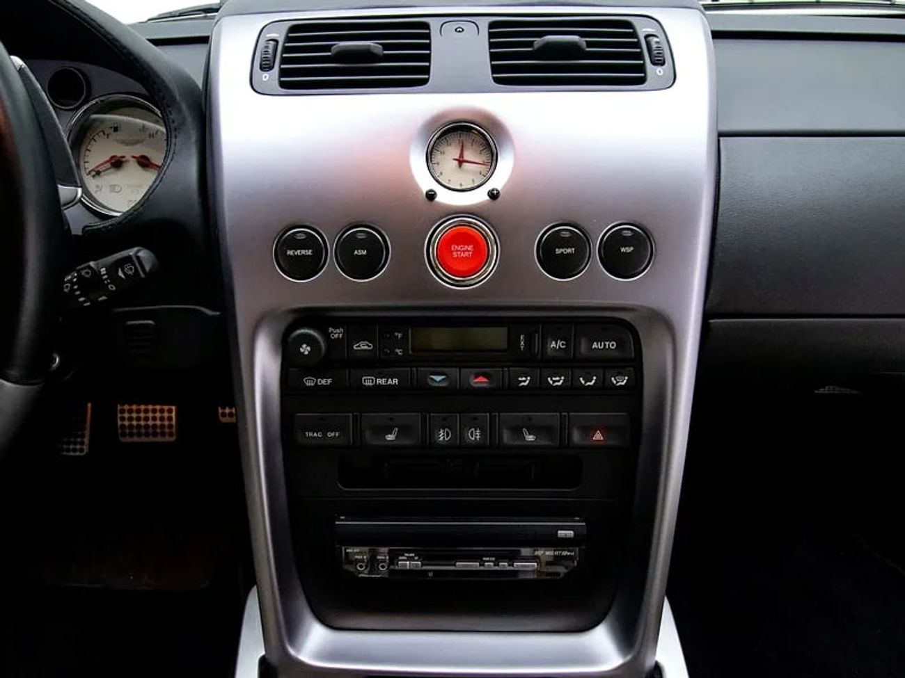 أستون مارتن فانكويش