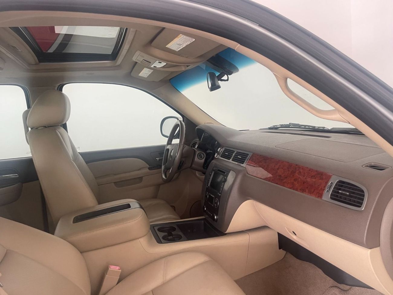 GMC Yukon XL 5.3L-8CYL SUNROOF EXCELLENT CONDITION