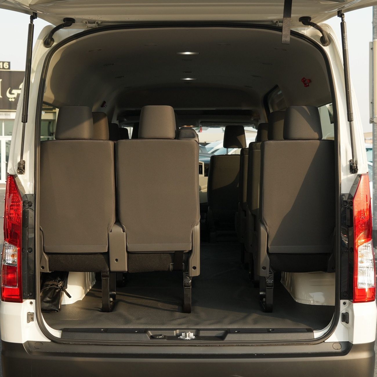 Toyota Hiace Toyota Hiace HR || 2.8 Diesel