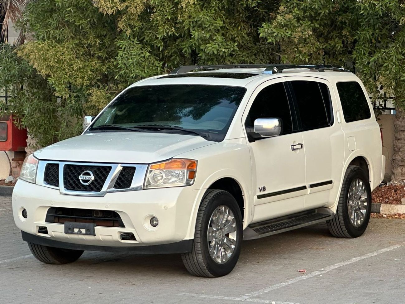 Nissan Armada LE خليجي
