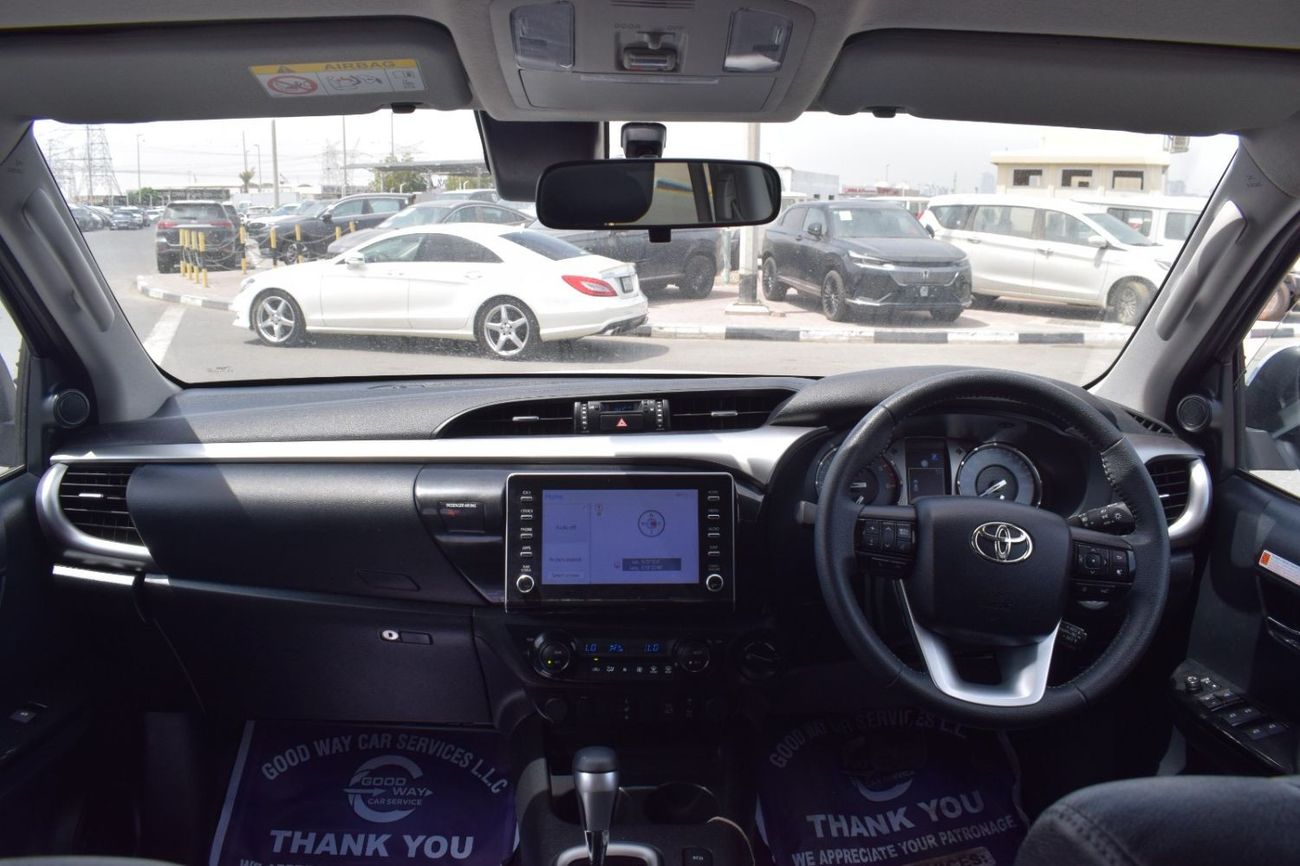 تويوتا هيلوكس SR5 2.8L Diesel A/T 4x4