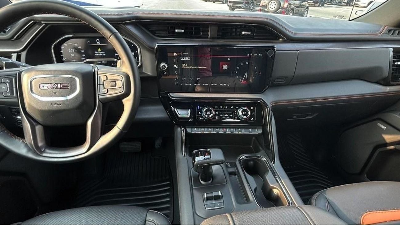 GMC Sierra AT4 6.2L V8 GCC AGENCY WARRANTY TILL DEC 2026