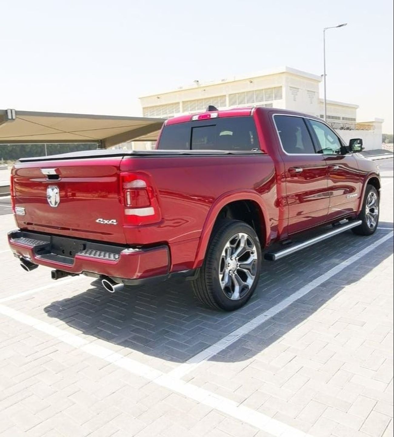 RAM 1500 Dodge RAM Longhorn - 2022- Red