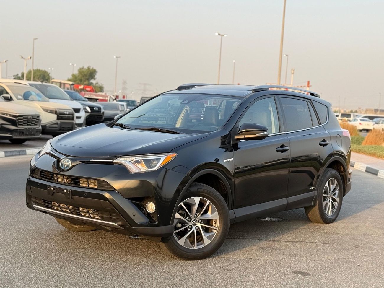 تويوتا راف ٤ XLE 2.5L