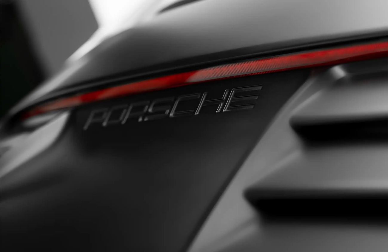 Porsche 911 4.0L F-6 Naturally Aspirated Engine