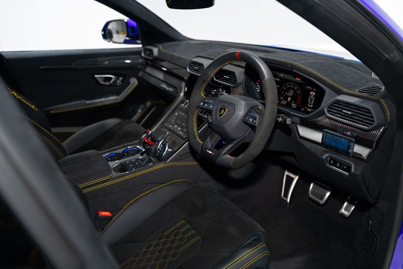 Lamborghini Urus 4.0T V8 Performante URUS PERFORMANTE | FULL CARBON INT/EXT | MASSAGE SEATS | ADVANCED SOUND SYSTEM |