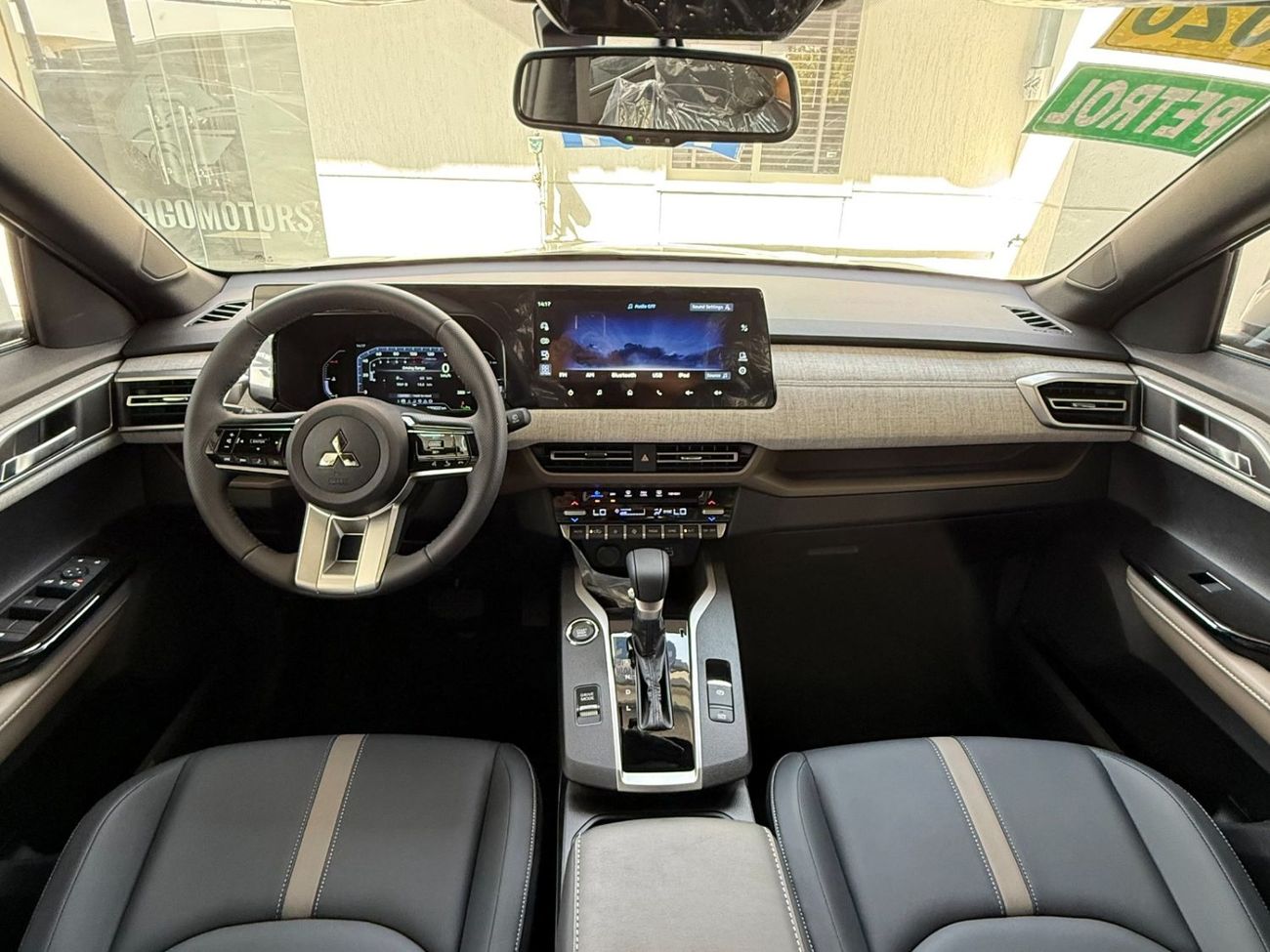 ميتسوبيشي Xforce MITSUBISHI XFORCE 1.5  PREMIUM **EXPORT ONLY**التصدير فقط خارج الخليج***