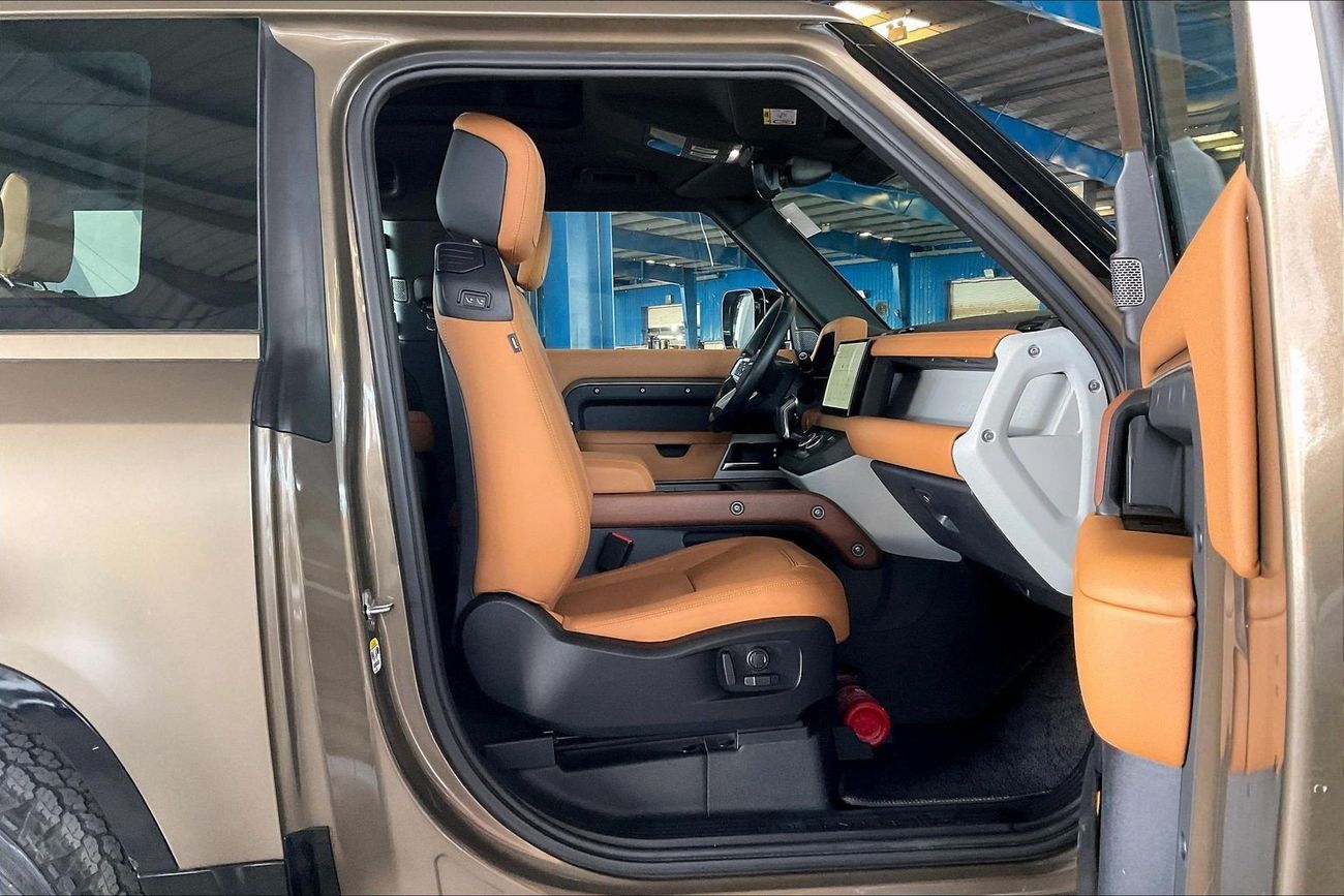 Land Rover Defender P400 90 HSE | Guaranteed Warranty | 0 Down Payment