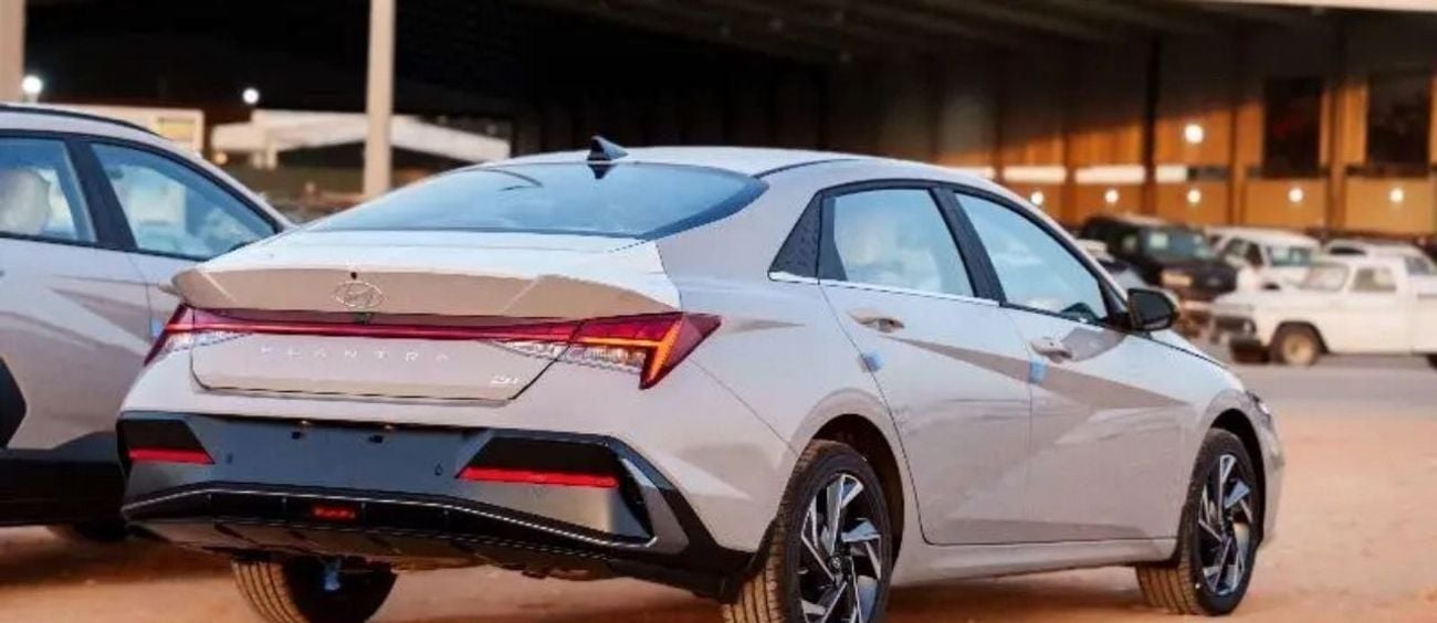 هيونداي إلانترا 2.0L PETROL 2024 GCC