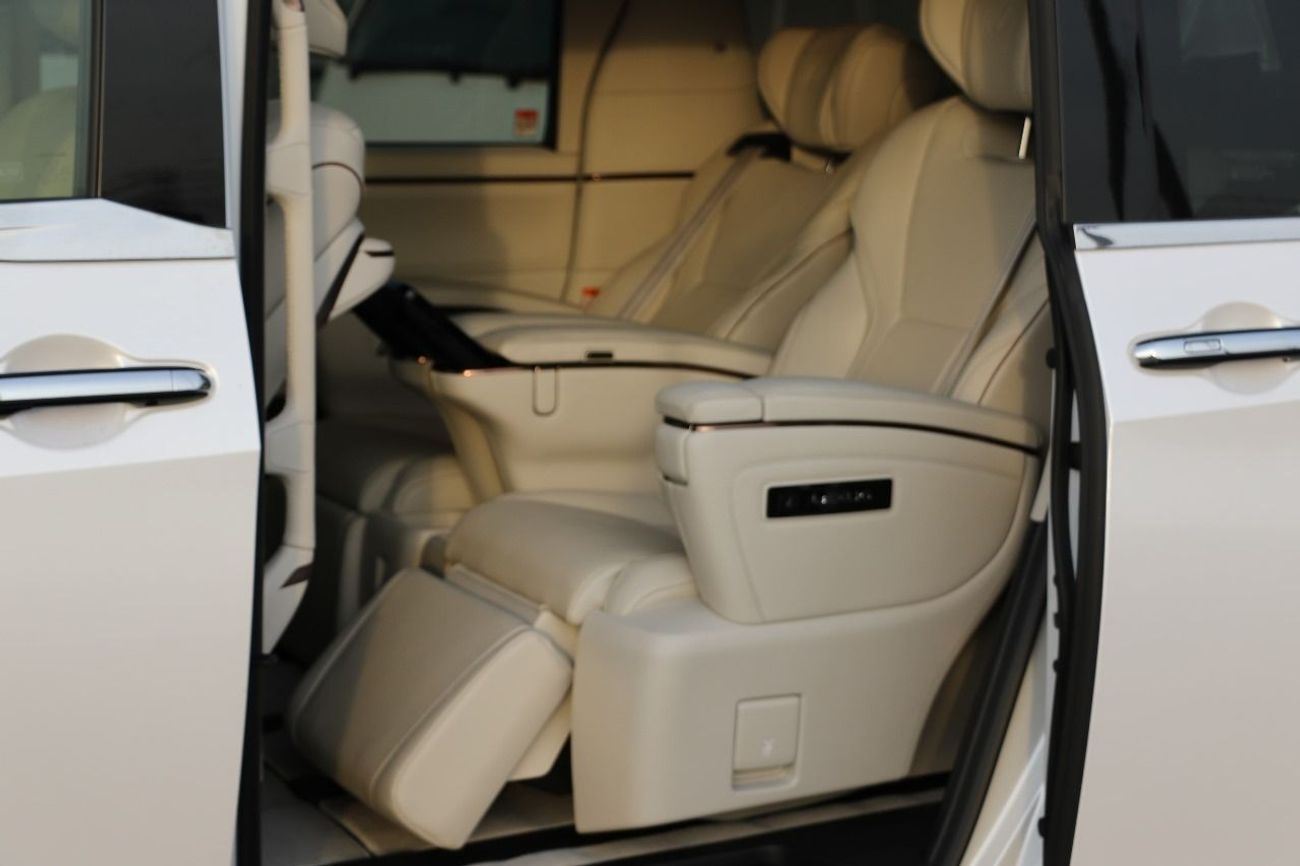 Lexus LM 350h 2024 Lexus LM350 Hybrid 7 seater