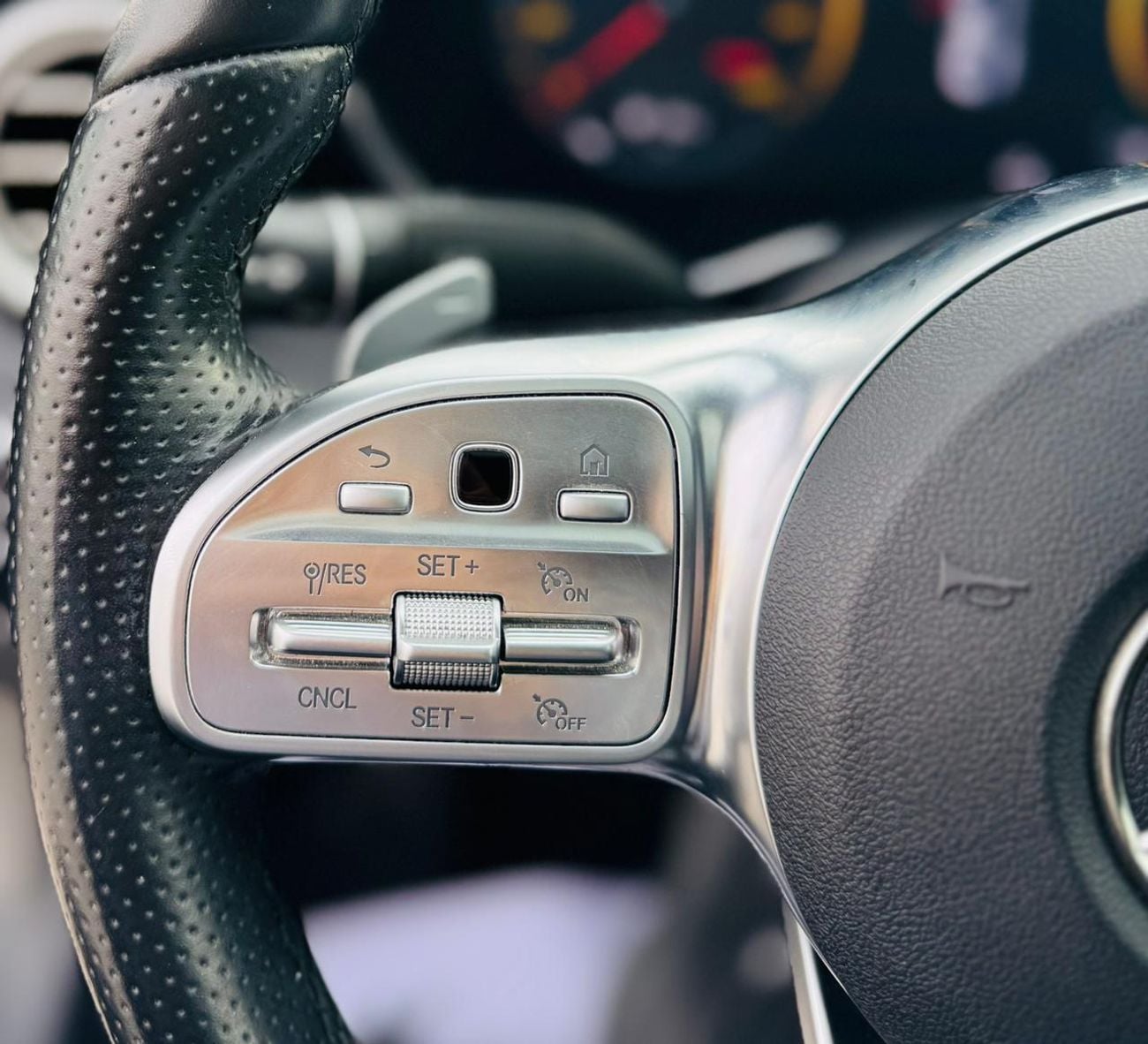 مرسيدس بنز C 300 PREMIUM