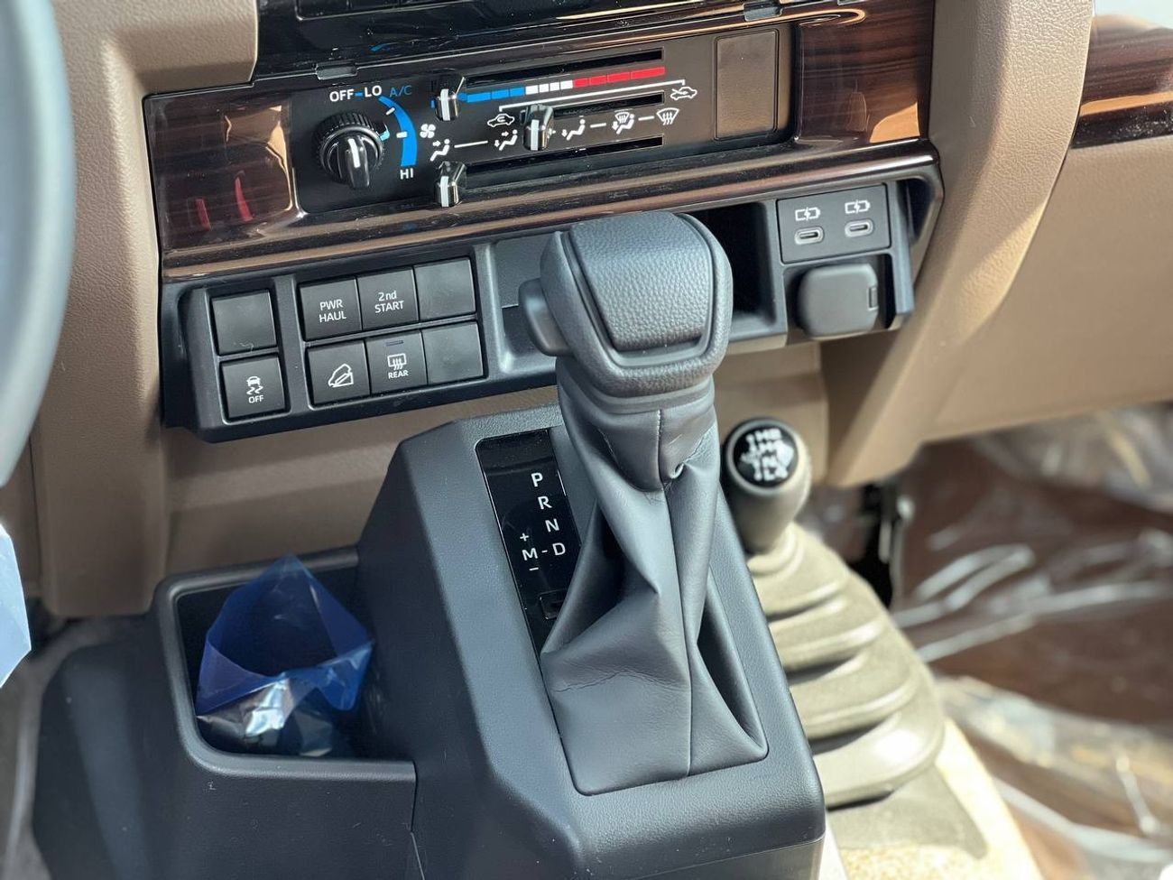 تويوتا لاند كروزر 70 LC76 2.8L TURBO DSL A/T // 2025 // FULL OPTION WITH RADAR , DIFF LOCK , DVD & BACK CAMERA // SPECIAL