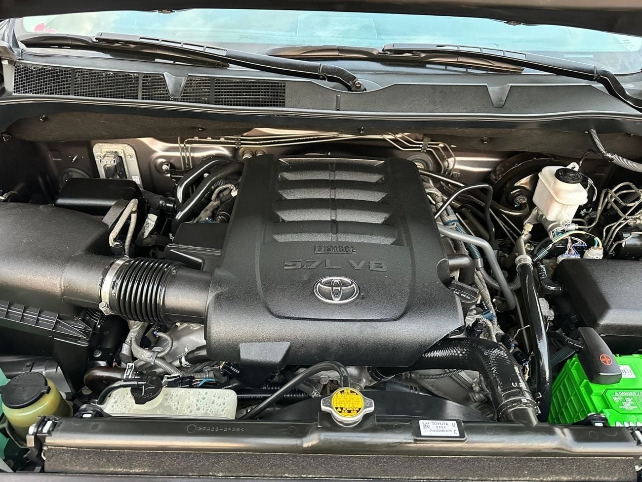 Toyota Tundra STD (NON GCC) Std 5.7L