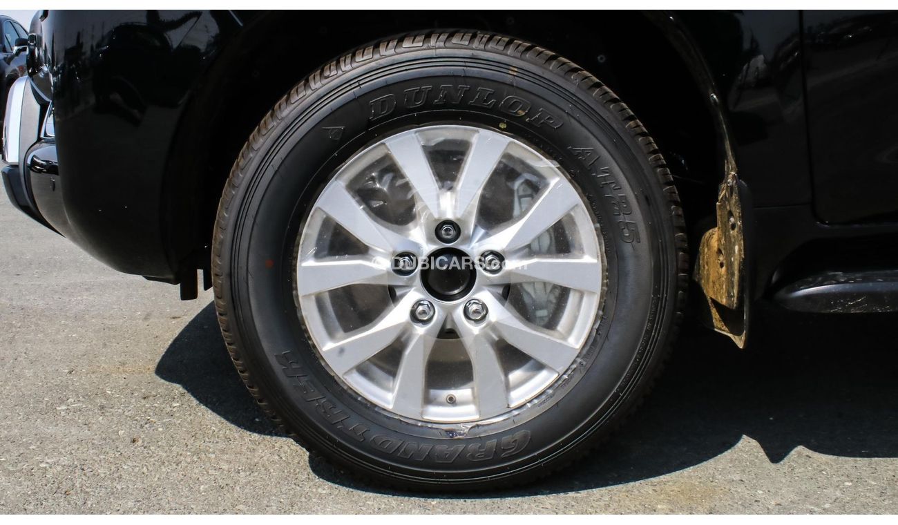 Toyota Land Cruiser VX 5.7 V8