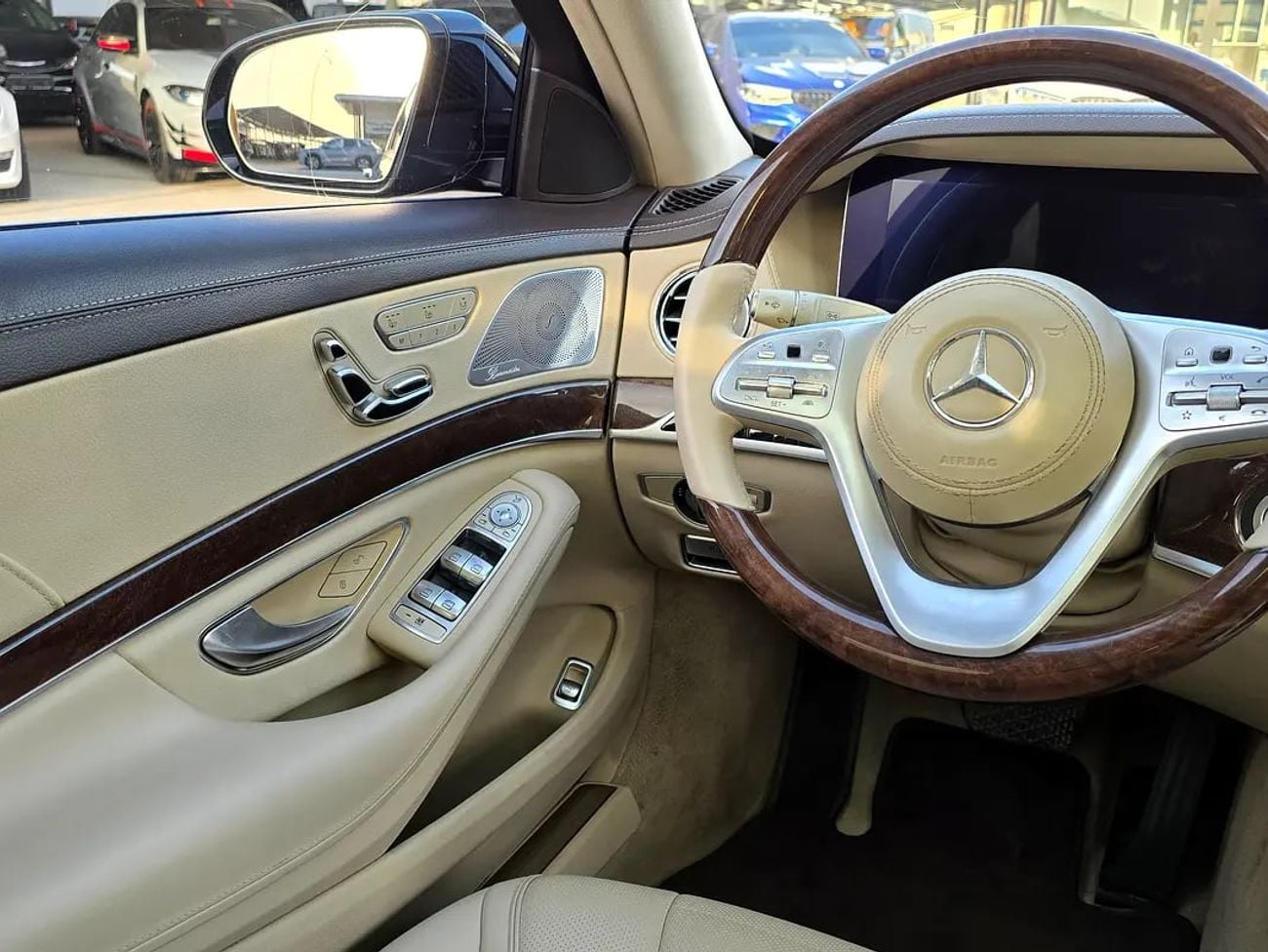 مرسيدس بنز S 560 S 560 - American Specs