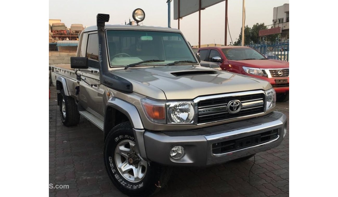 Toyota Land Cruiser Pick Up