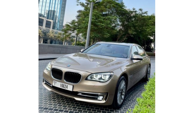BMW 730 Limited Edition AMAZING GOLD BMW 730li V6 °° GCC °° Top Options °° Free Accidents °° Highest Categor