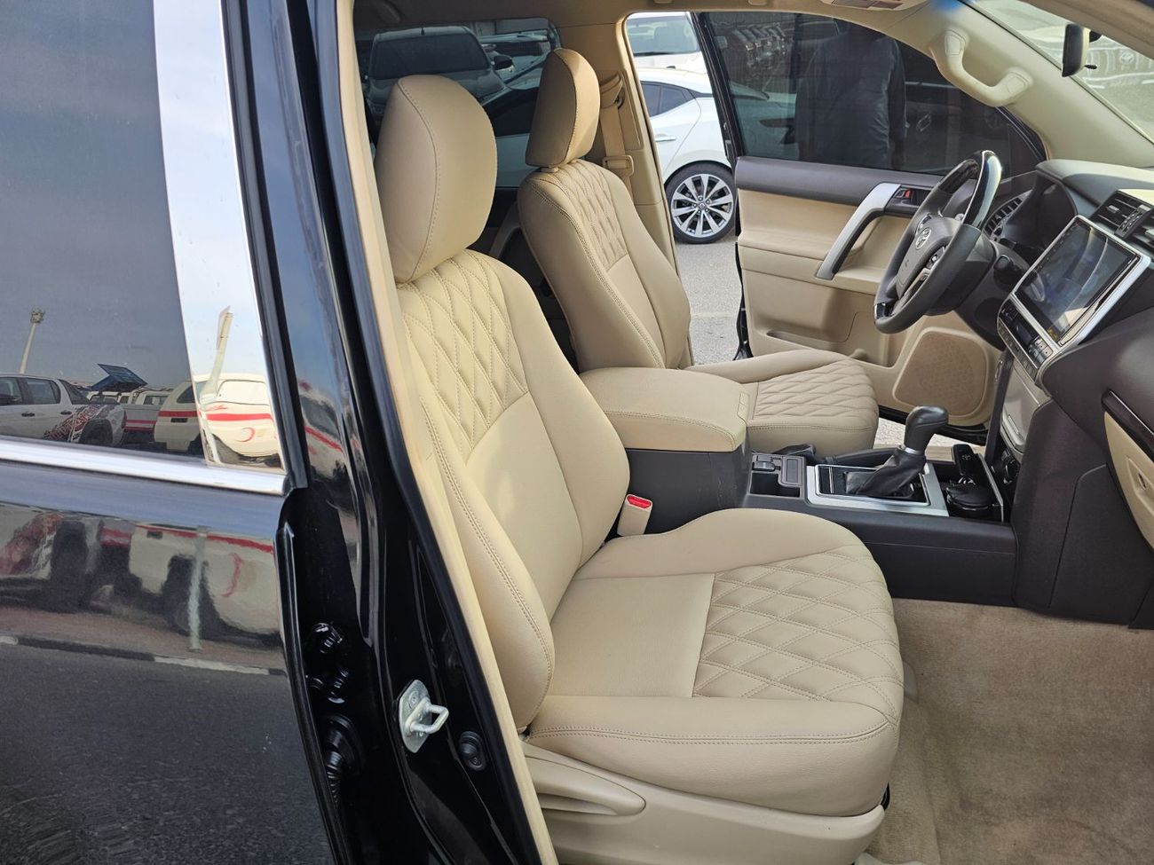 Toyota Prado TX-L Top 2.7L LHD-4WD-Automatic-Petrol-GCC specs-6 Cylinders-7Seats-5 Doors