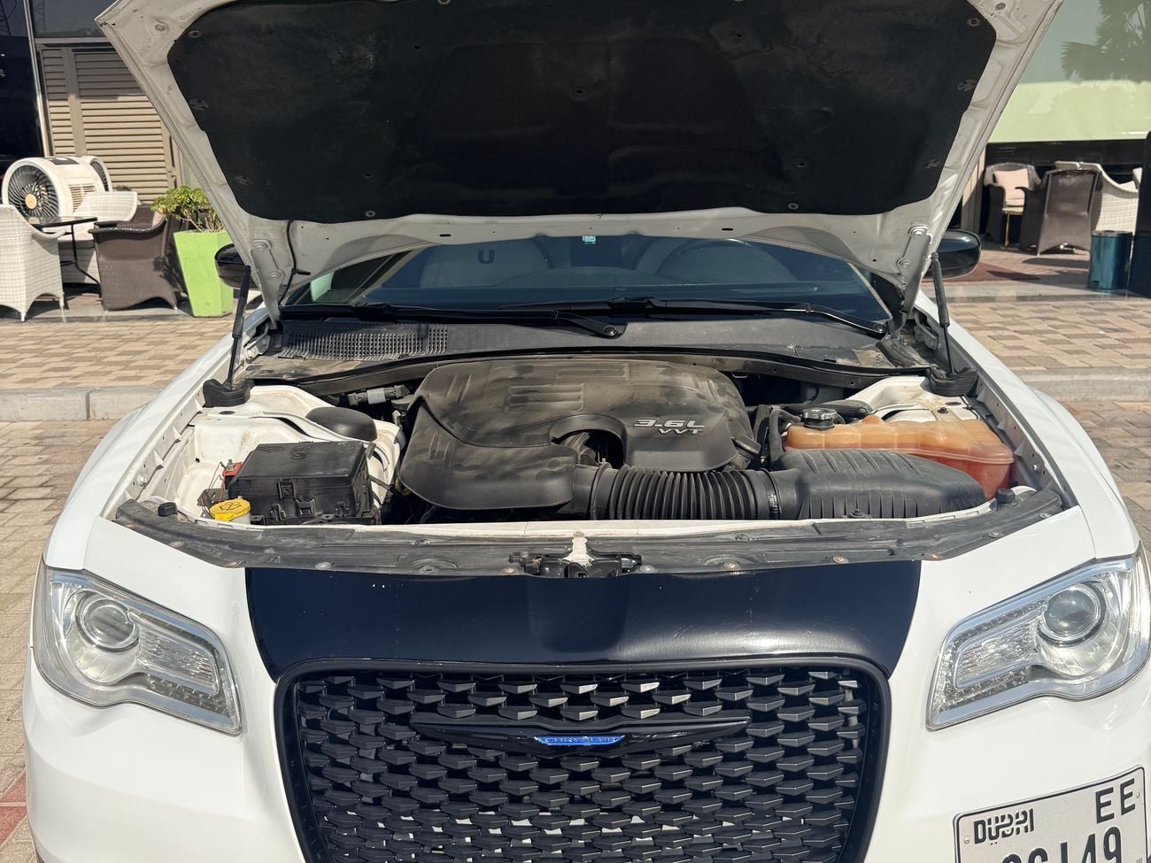 كرايسلر 300 6 cylinder - RWD - 5 seats