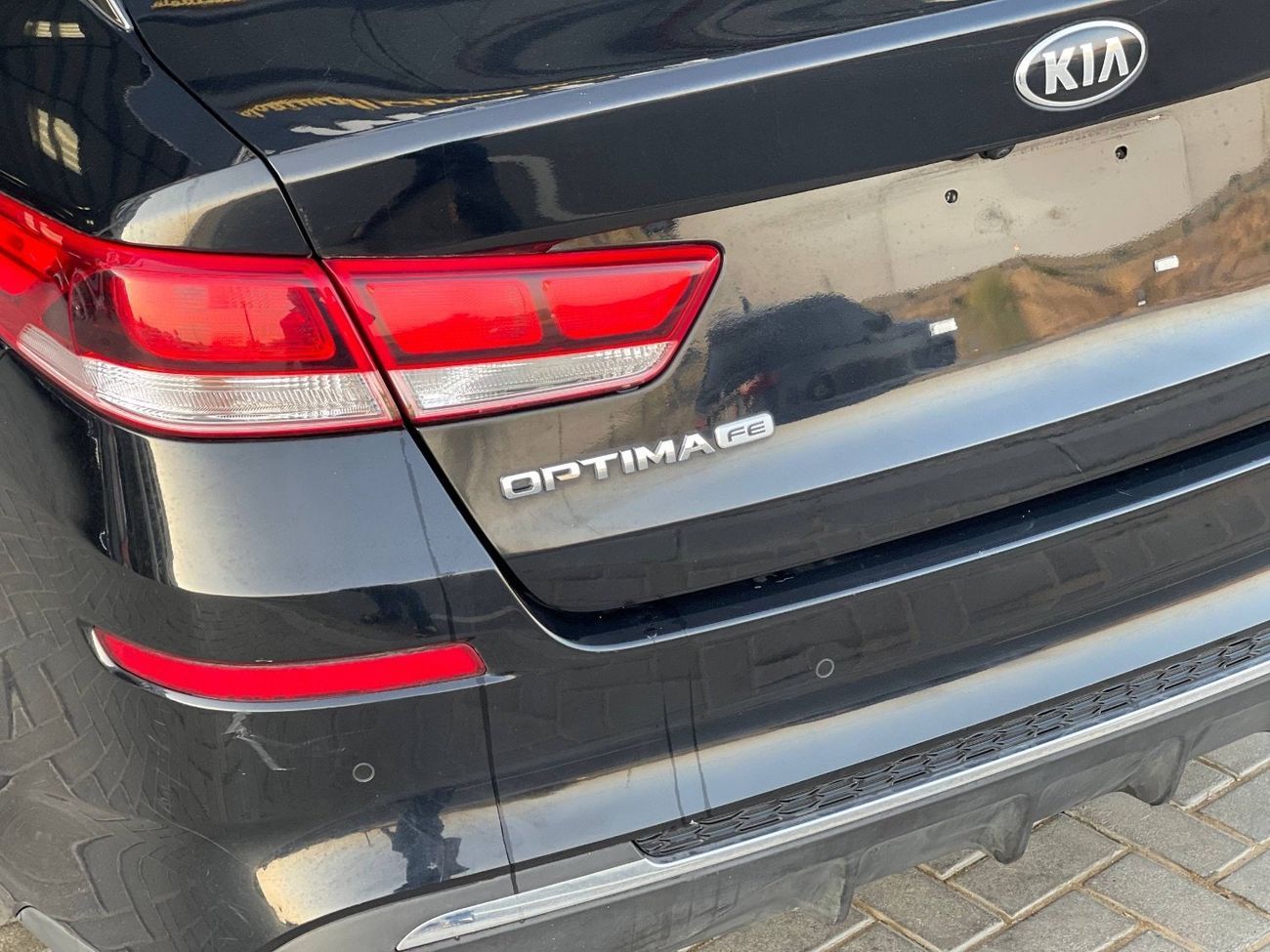 Kia Optima EX Deluxe 2.4L 2.4L V4 / LONE ASSIST / BIG SCREEN / APPLE ANDROID AUTO / LEATHER