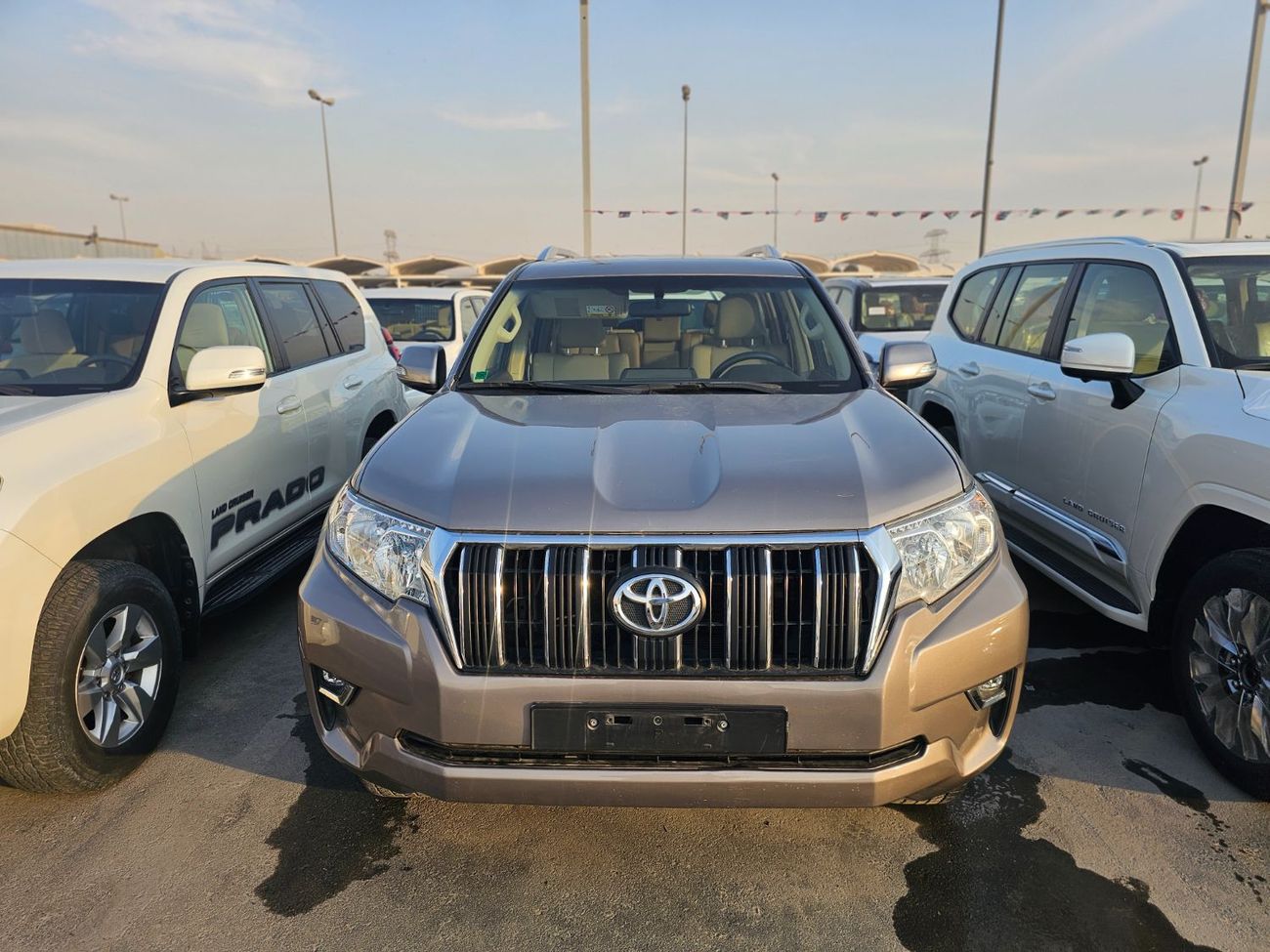 تويوتا برادو Toyota land cruiser Prado year 2022 FULL OPTION petrol engine brown color automatic transmission v6