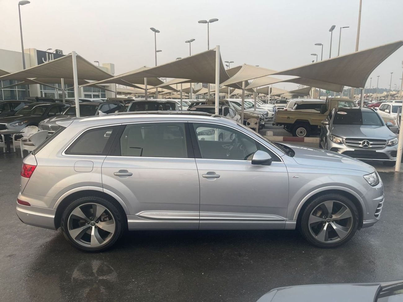 Audi Q7 45 TFSI quattro S-Line Audi Q7 TFSI QUATTRO 45 SLINE
