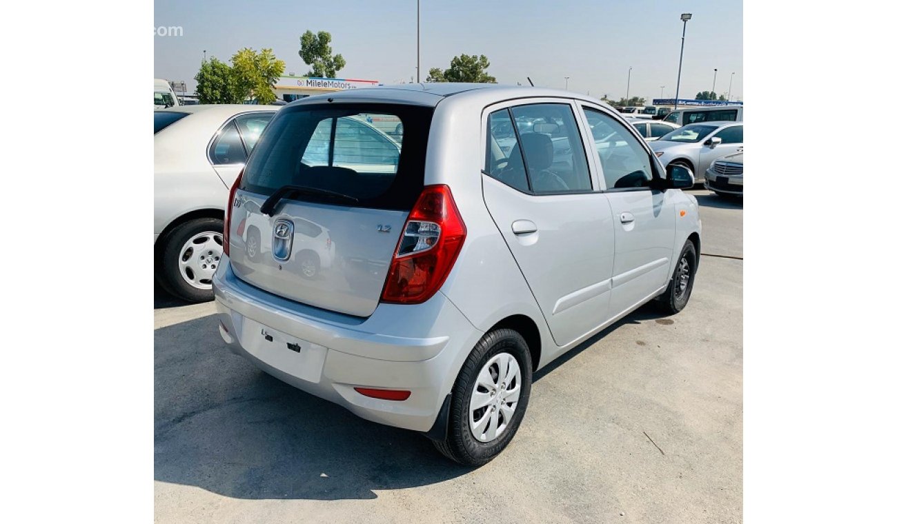 Hyundai i10 2015 SILVER