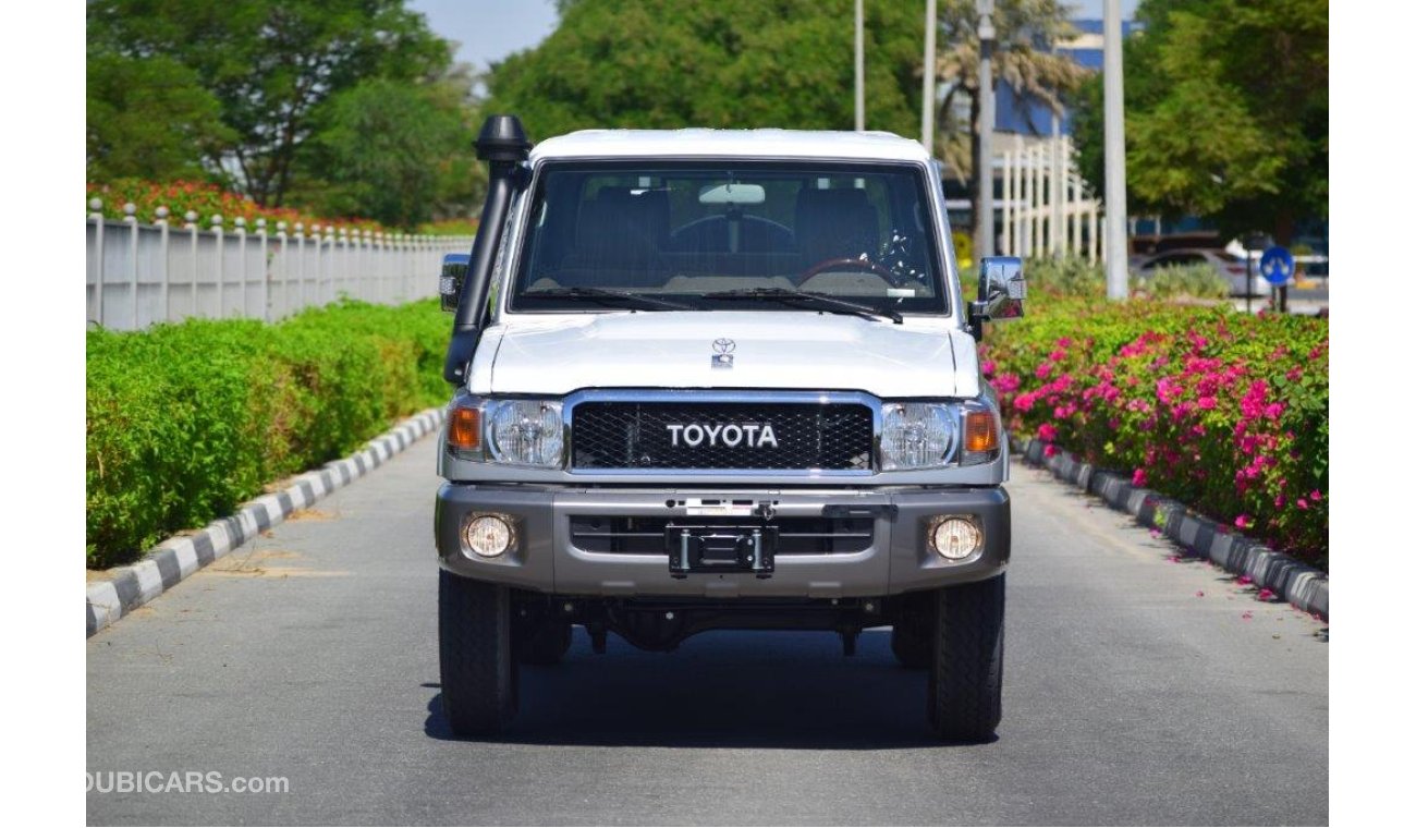 تويوتا لاند كروزر بيك آب 79 DOUBLE CAB LX V6 4.0L PETROL 4WD MANUAL TRANSMISSION