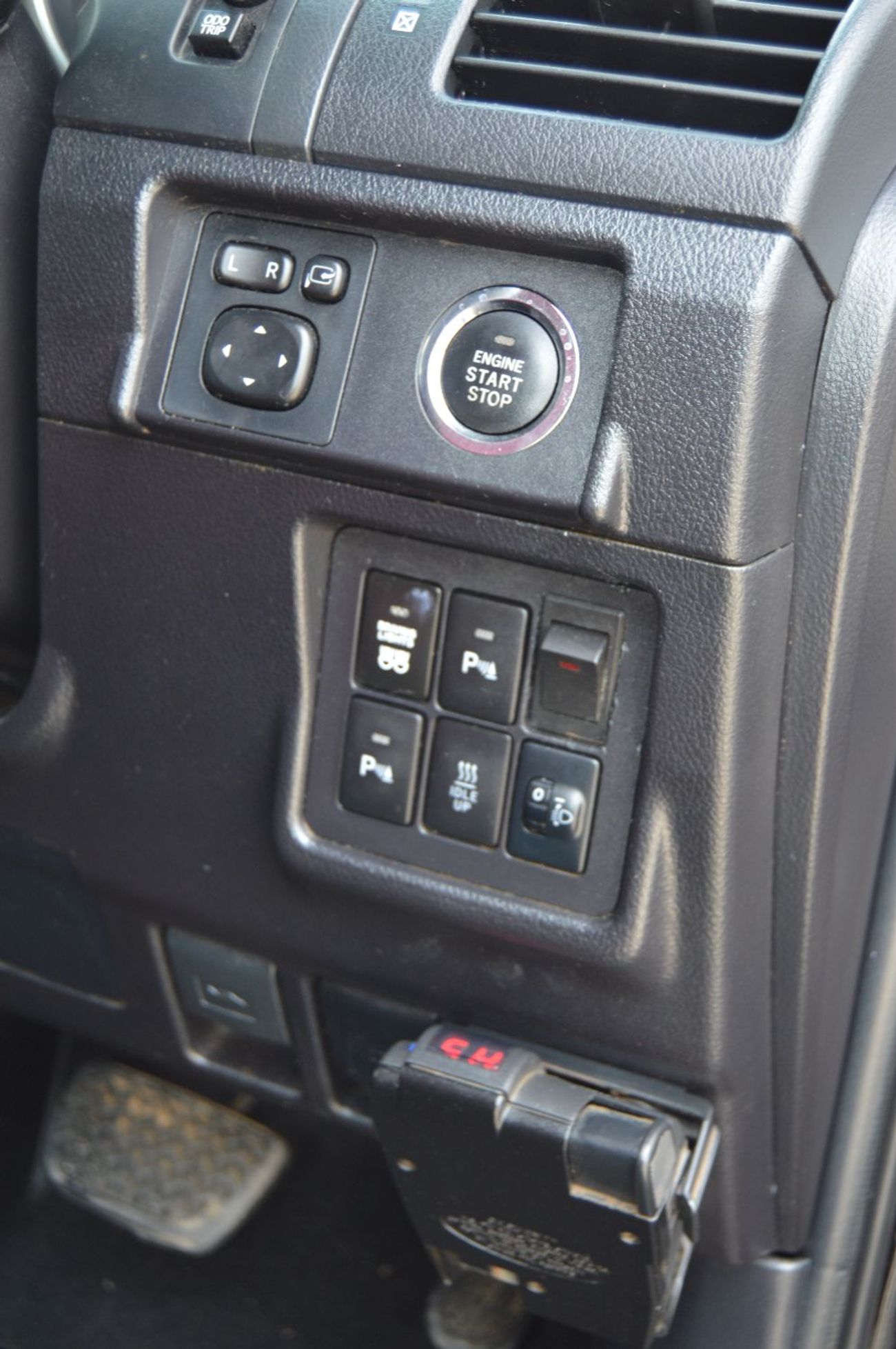 تويوتا لاند كروزر Prado, perfect inside and outside