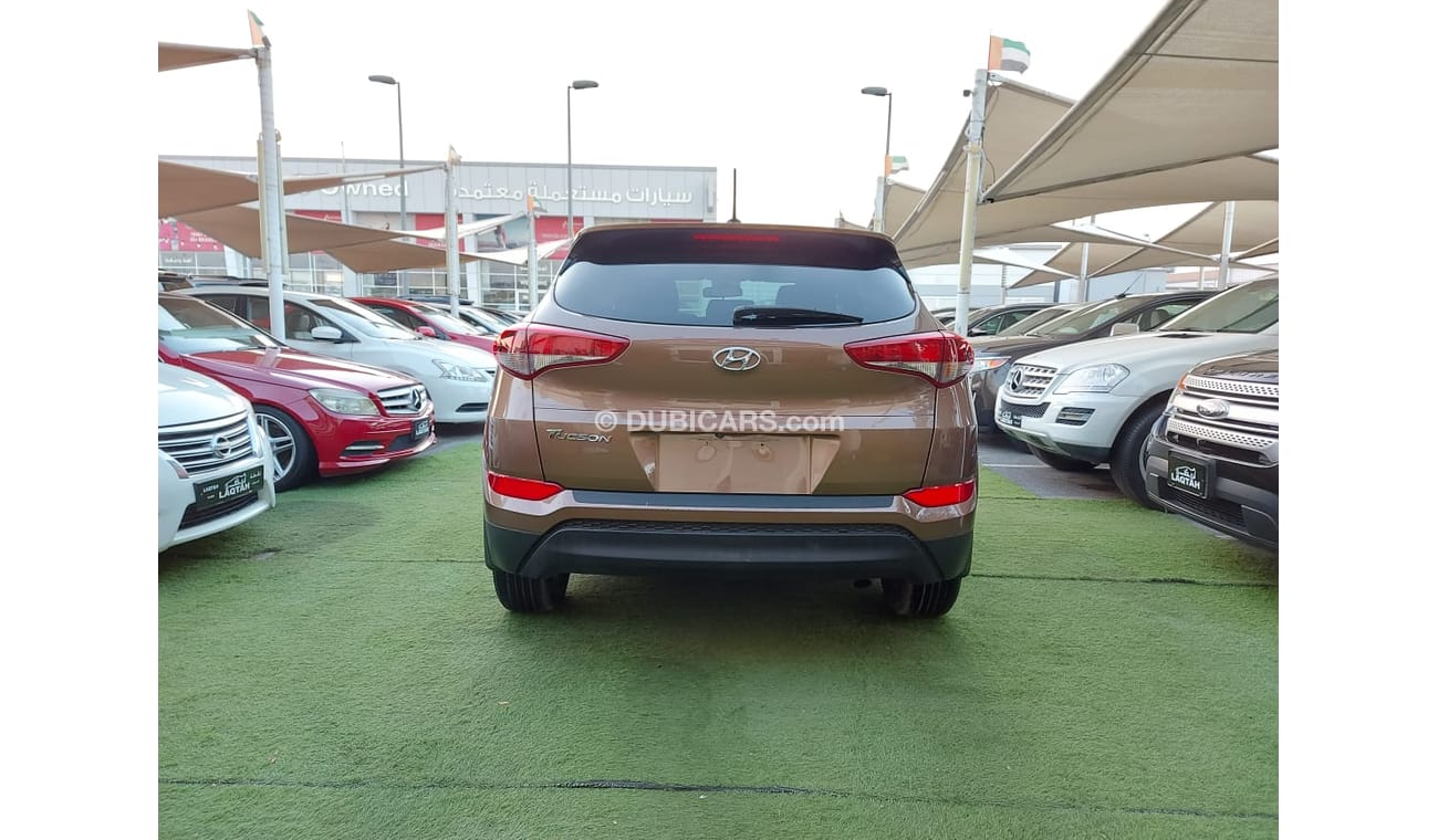 هيونداي توسون 2000 سى سى موديل 2016 مثبت سرعة تحكم رنجات  شاشة كاميرا حساسات بحالة ممتازة