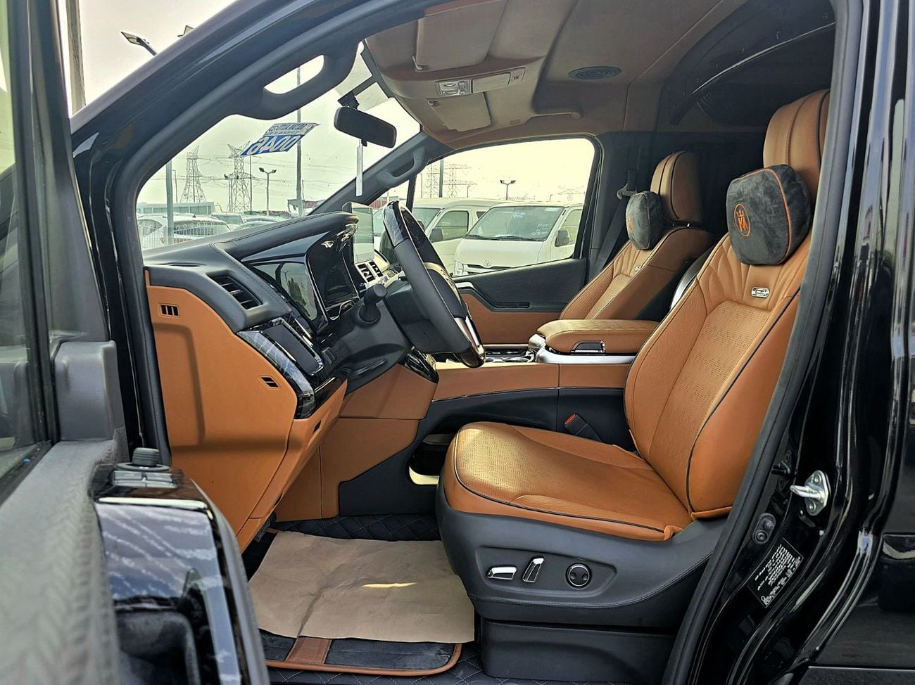 Toyota Hiace High Roof Van 3.5L TOYOTA HIACE High Roof (kmuller) special edition 3.5L Van RWD 5Doors black color