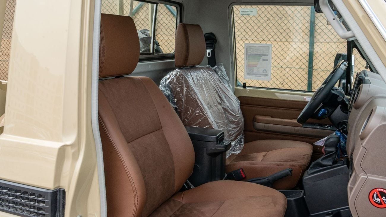 تويوتا لاند كروزر بيك آب 2026 Toyota LC79 2.8L AT Diesel Full Option (Beige-Brown)