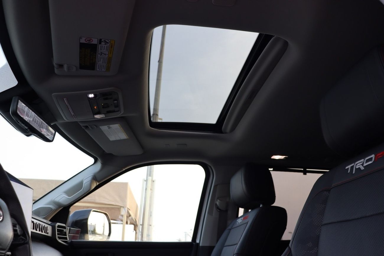 Toyota Sequoia Toyota Sequoia TRD Pro / Clean Title/ 3000KM Only / Original Paint/ 2023