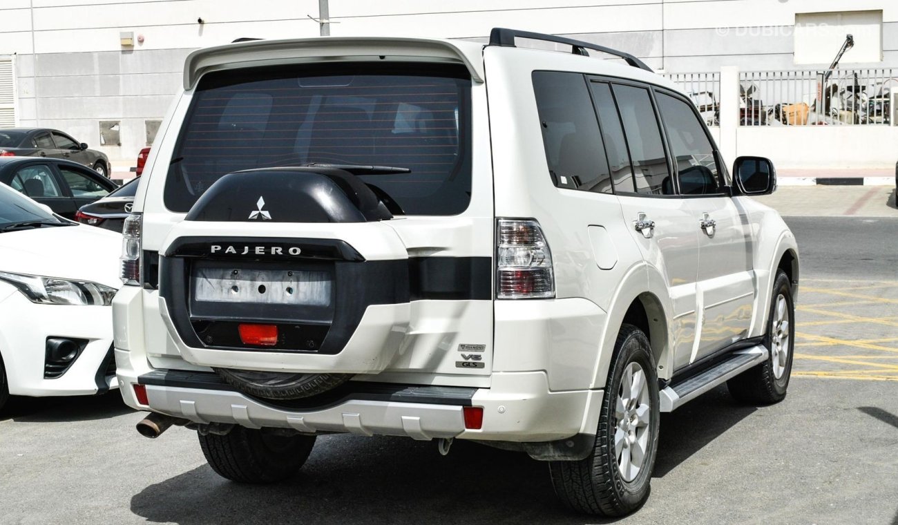 Mitsubishi Pajero GLS V6